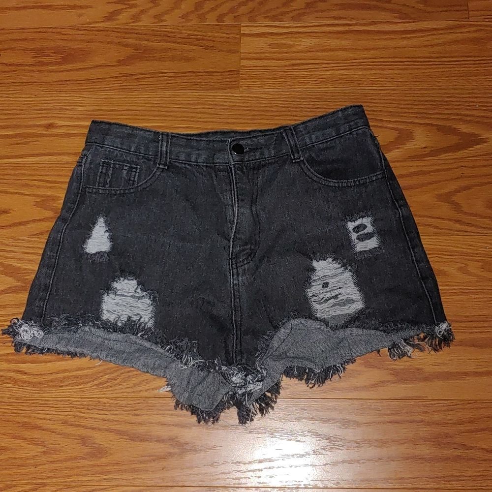 Shein stonewashed Black Distressed jean shorts Sz NWOT